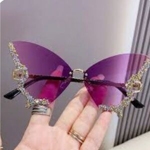 NWOT Brand New Elegant Purple Butterfly Sunglasses
